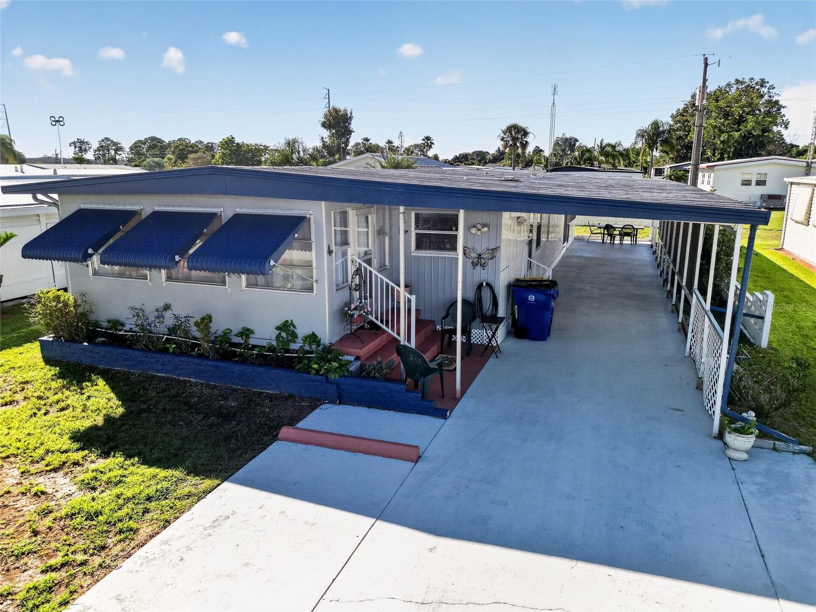 Clean exterior painting - 3503 NEW YORK AVE, SEBRING