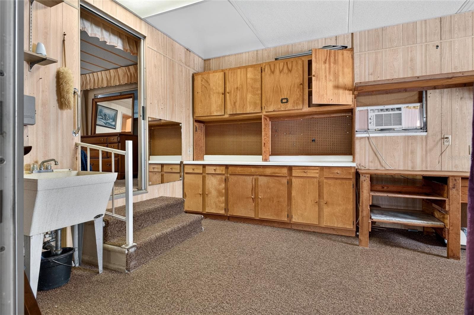 Work space - 3503 NEW YORK AVE, SEBRING
