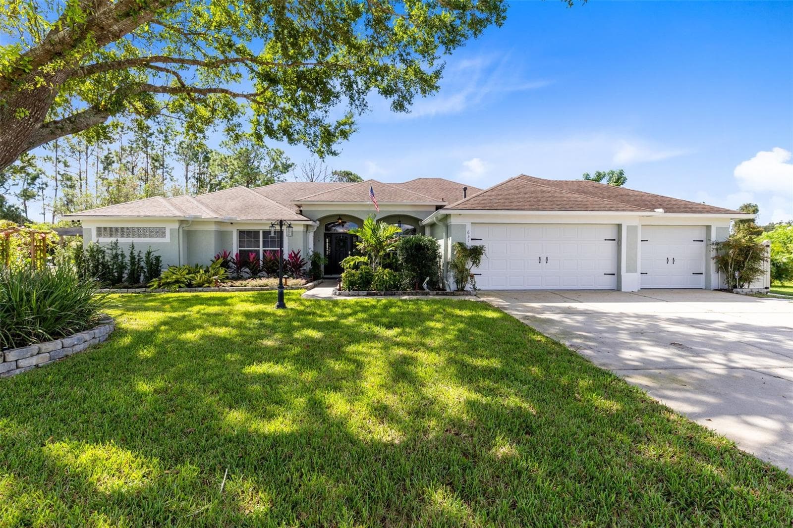 Beautiful Front Elevation - 631 COPPER BEECH BLVD, DELTONA
