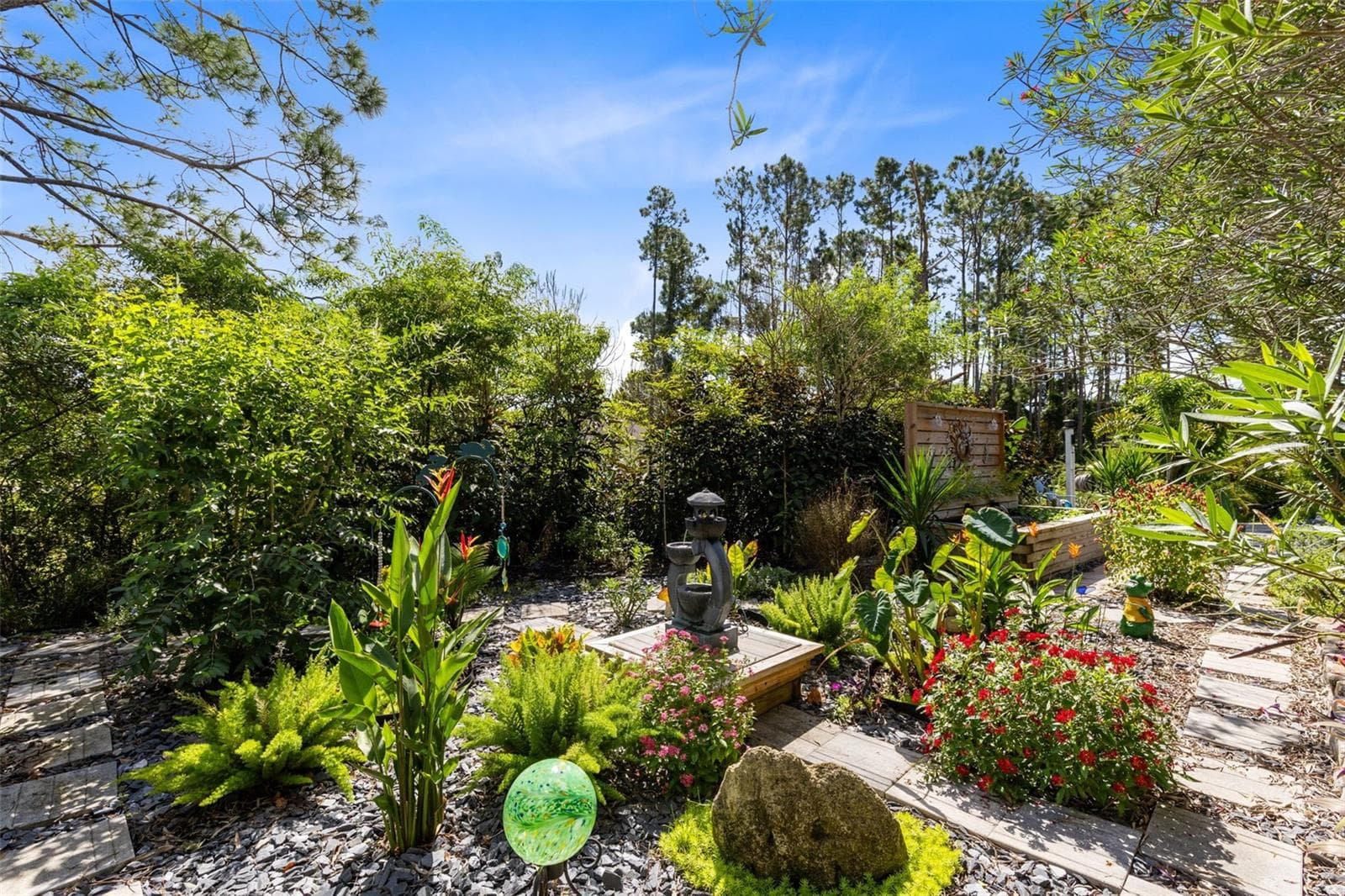 And Then There's the Garden... - 631 COPPER BEECH BLVD, DELTONA