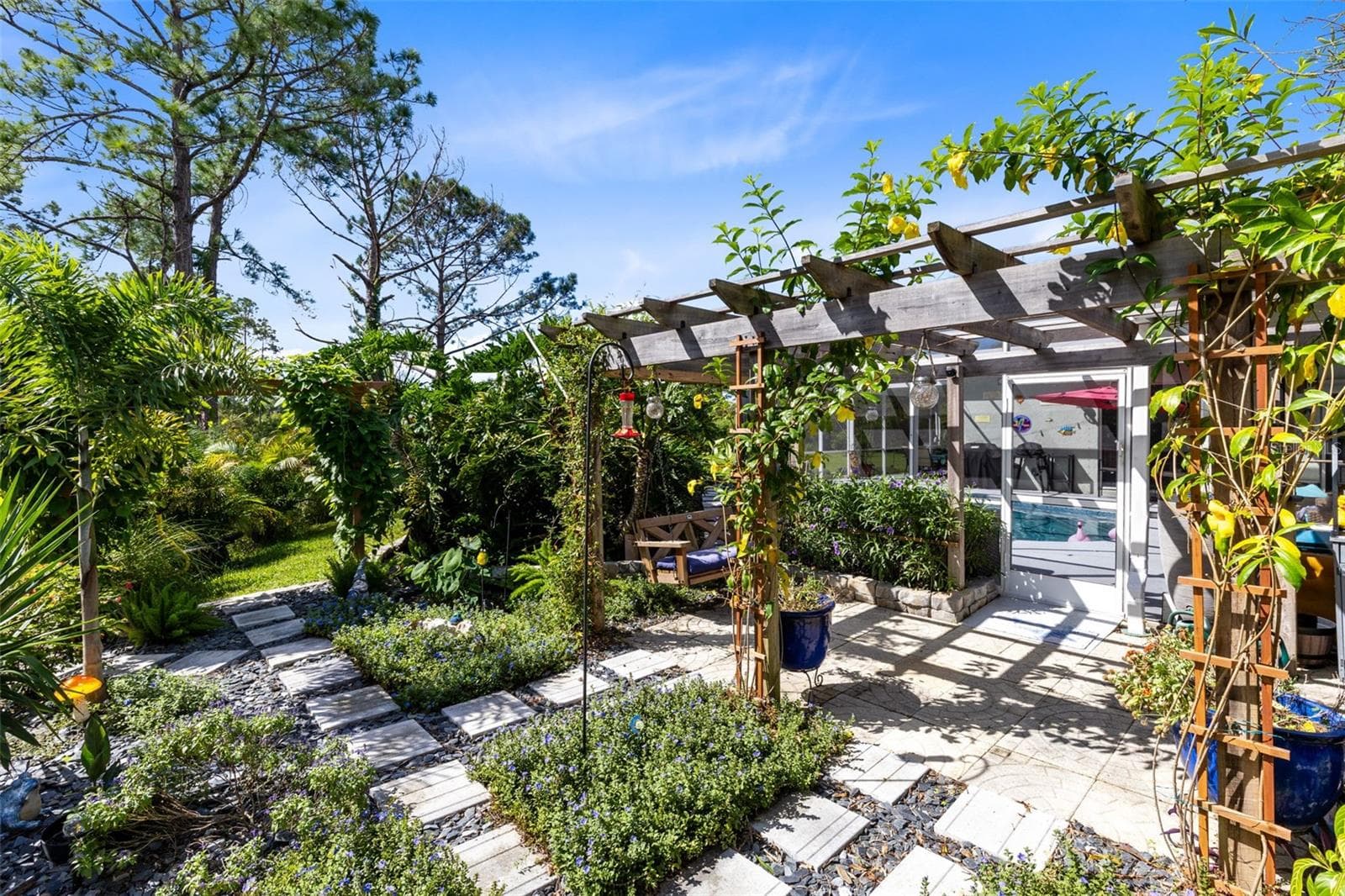 Outdoor Swing - 631 COPPER BEECH BLVD, DELTONA