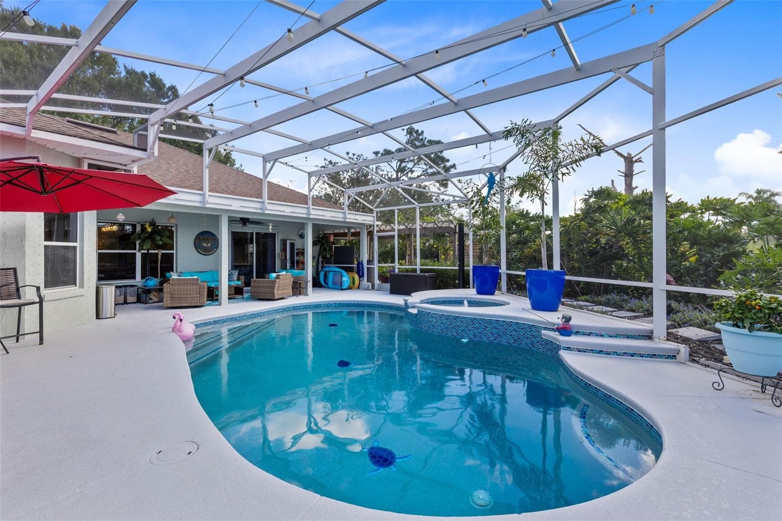 Outdoor Pool Shower - 631 COPPER BEECH BLVD, DELTONA