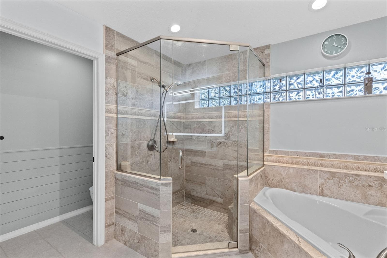 Updated Primary Bath and Large Walk In Closet - 631 COPPER BEECH BLVD, DELTONA
