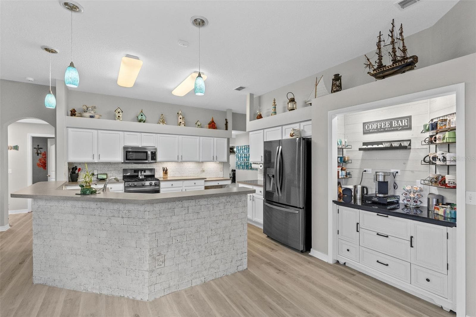Custom Coffee Bar - 631 COPPER BEECH BLVD, DELTONA