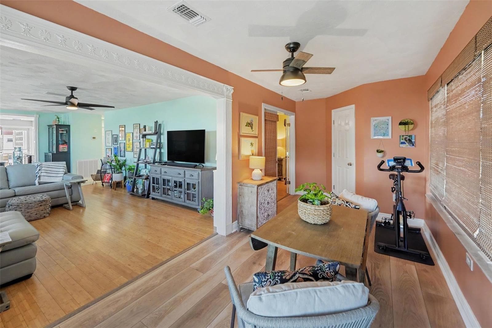 Florida Room - 3114 59TH ST S #401, GULFPORT
