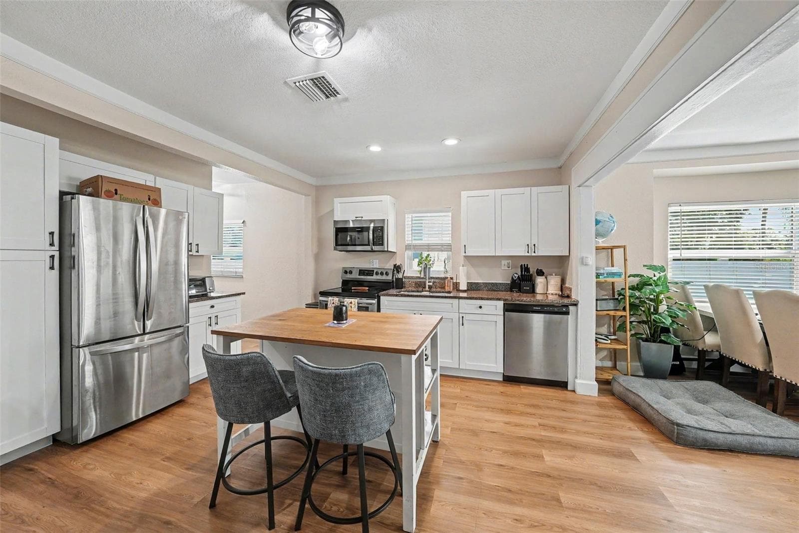 Single Family Residence at 453 41ST AVE S, ST PETERSBURG, photo 8 of 23