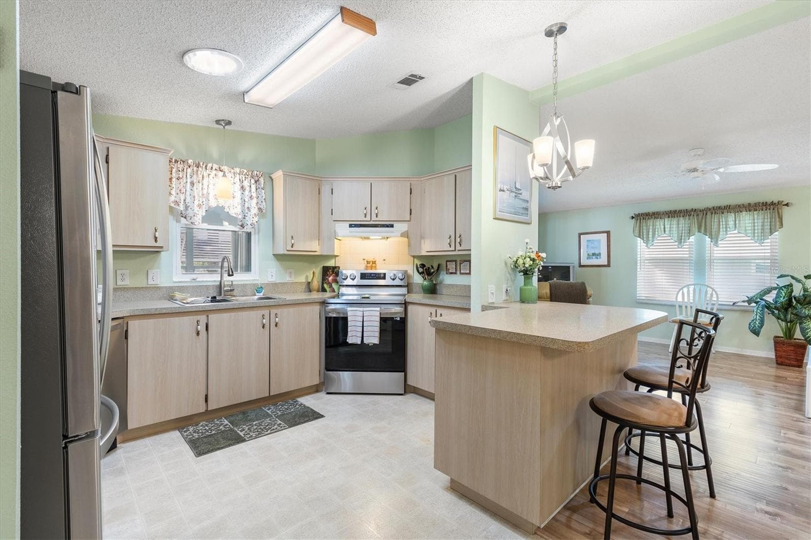 Kitchen - 1228 PALMETTO DR, LADY LAKE
