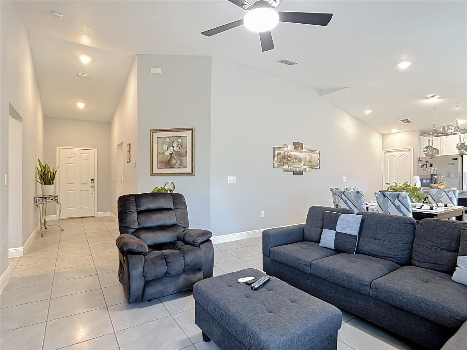 Single Family Residence at 536 BRISTOL CIR, KISSIMMEE, photo 11 of 55