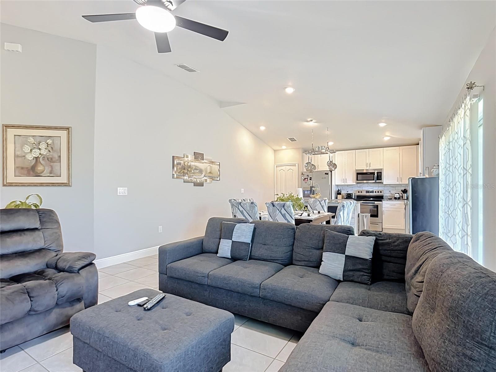 Single Family Residence at 536 BRISTOL CIR, KISSIMMEE, photo 12 of 55