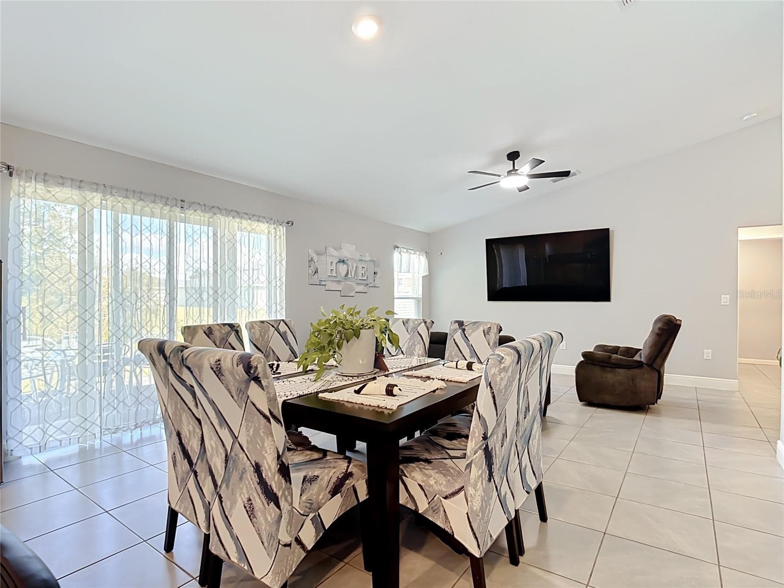 Single Family Residence at 536 BRISTOL CIR, KISSIMMEE, photo 15 of 55