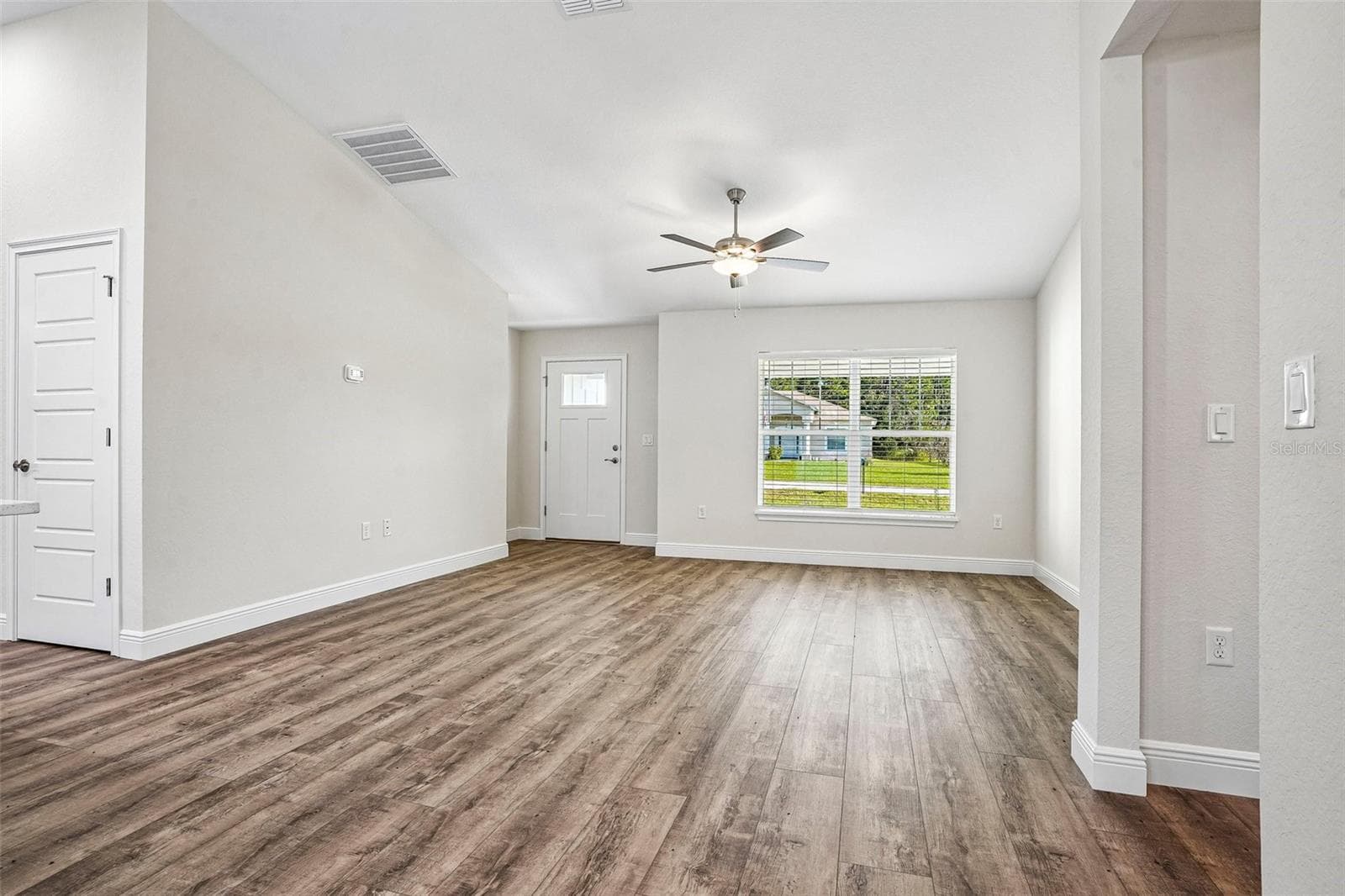 Single Family Residence at 8 HEMLOCK LOOP CRSE, OCALA, photo 7 of 53