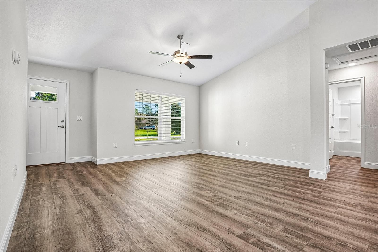 Single Family Residence at 8 HEMLOCK LOOP CRSE, OCALA, photo 9 of 53