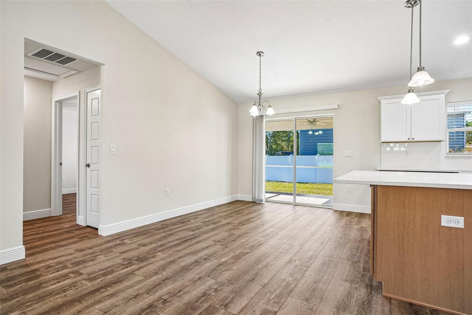 Single Family Residence at 8 HEMLOCK LOOP CRSE, OCALA, photo 11 of 53