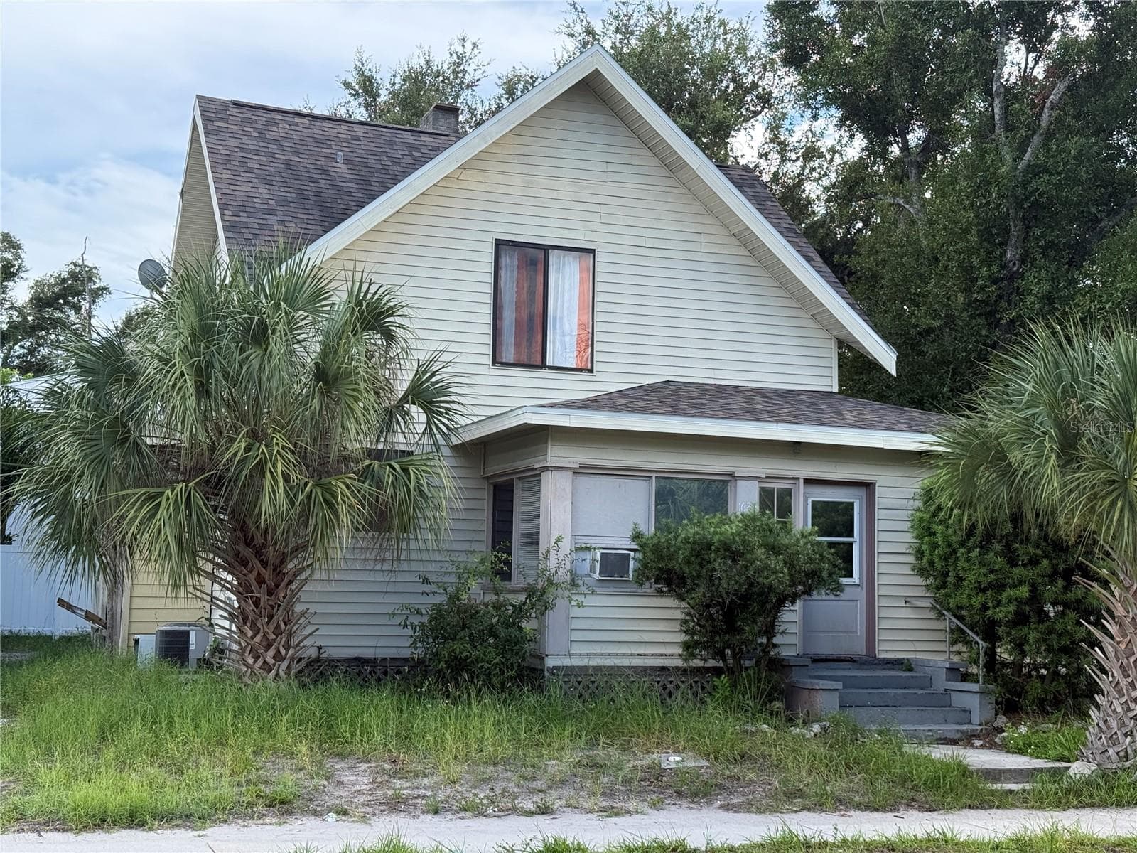 Duplex at 1625 9TH AVE W, BRADENTON, photo 2 of 8