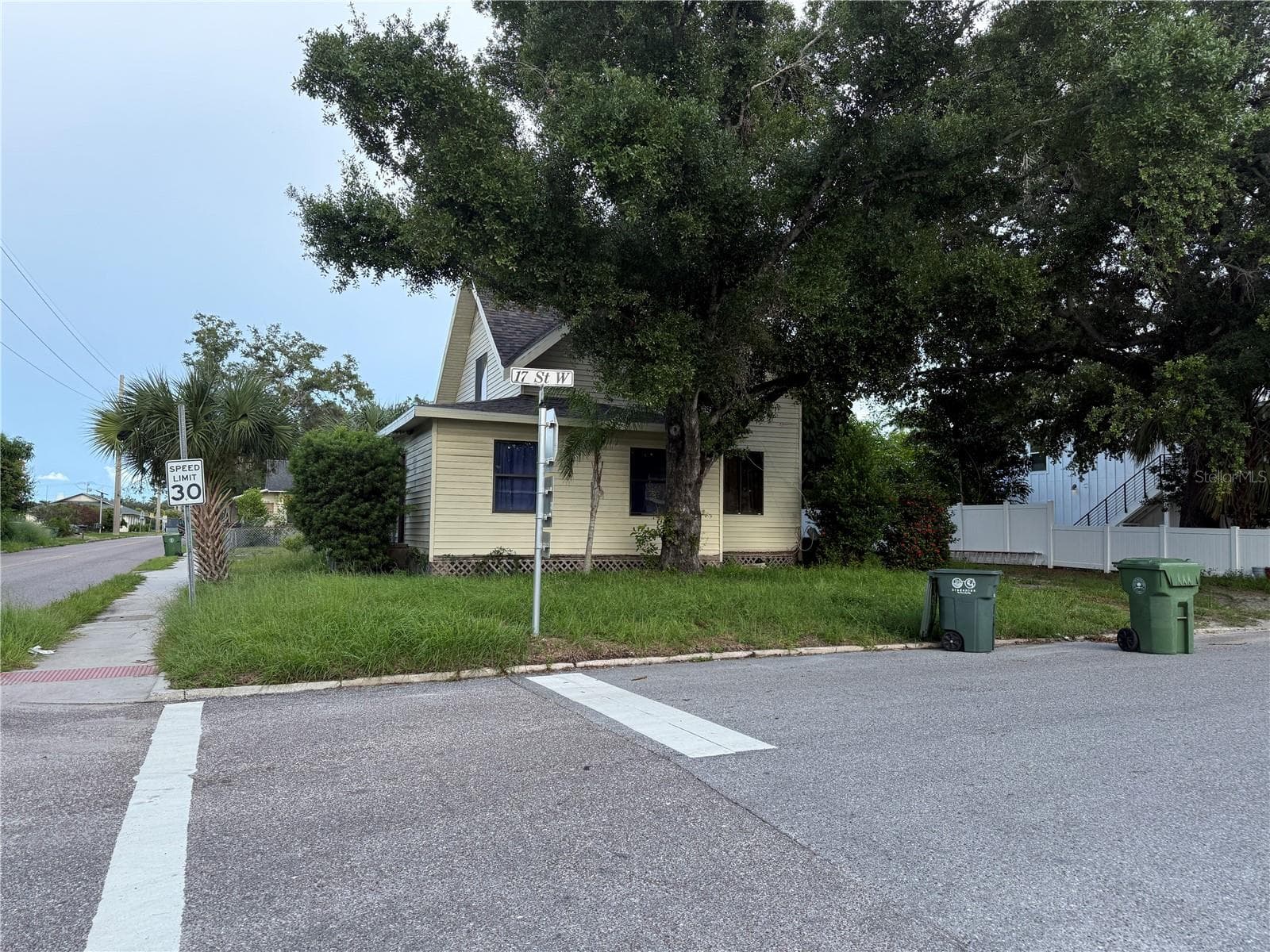 Duplex at 1625 9TH AVE W, BRADENTON, photo 5 of 8