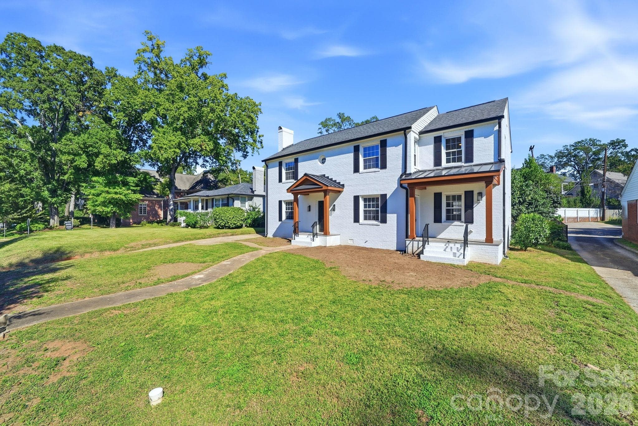 Duplex at 1307 S Kings Drive, Charlotte, photo 4 of 40