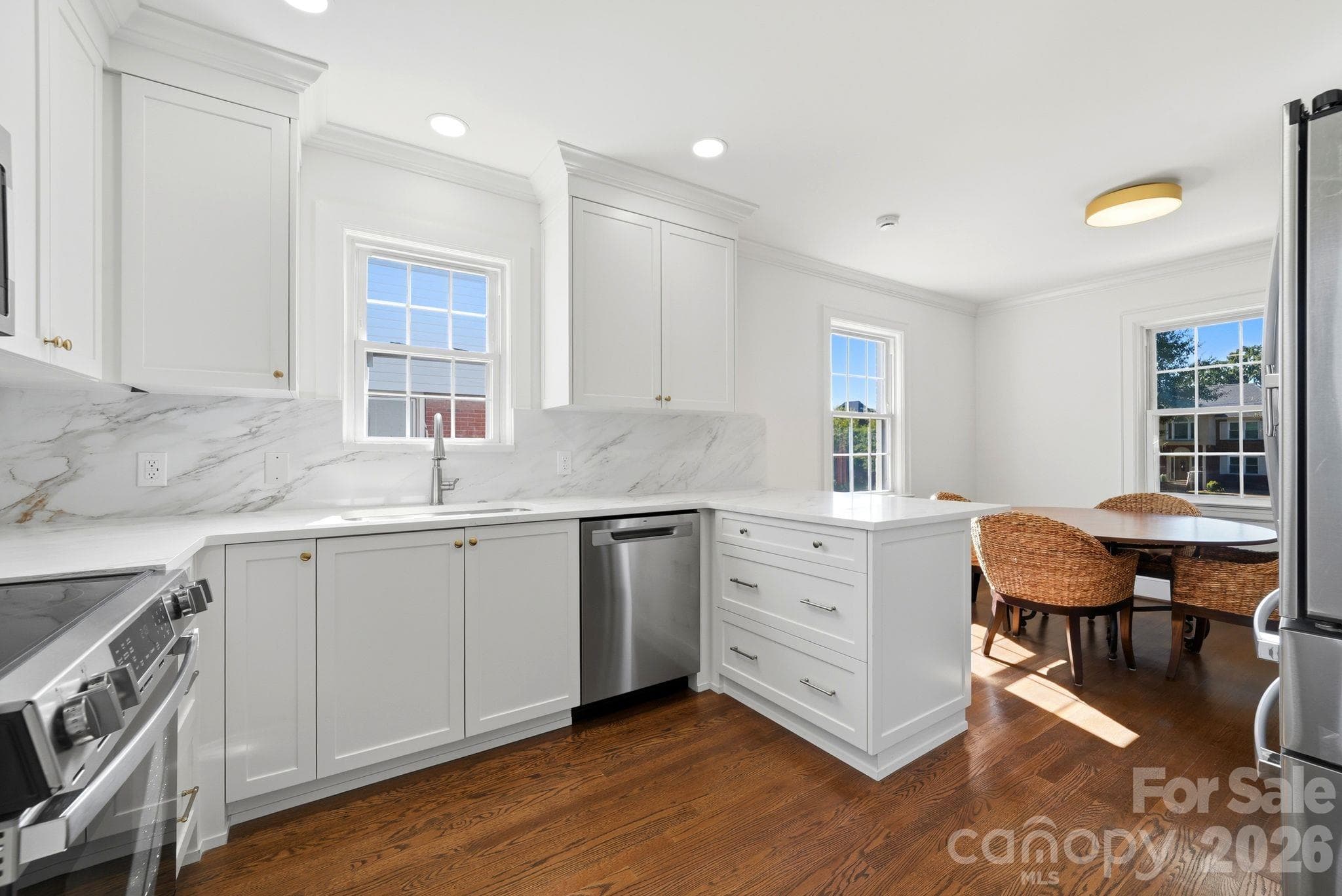 Unit B kitchen - 1307 S Kings Drive, Charlotte