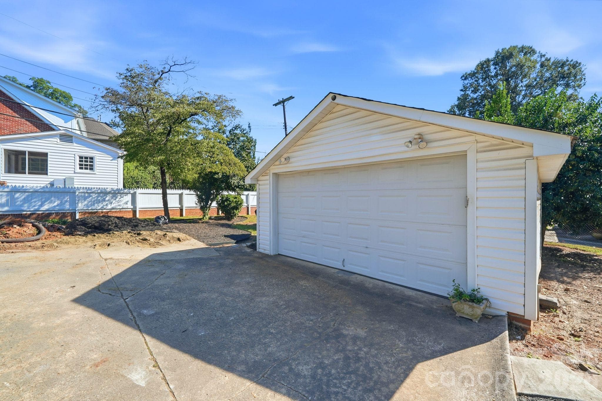 Detached garage - 1307 S Kings Drive, Charlotte