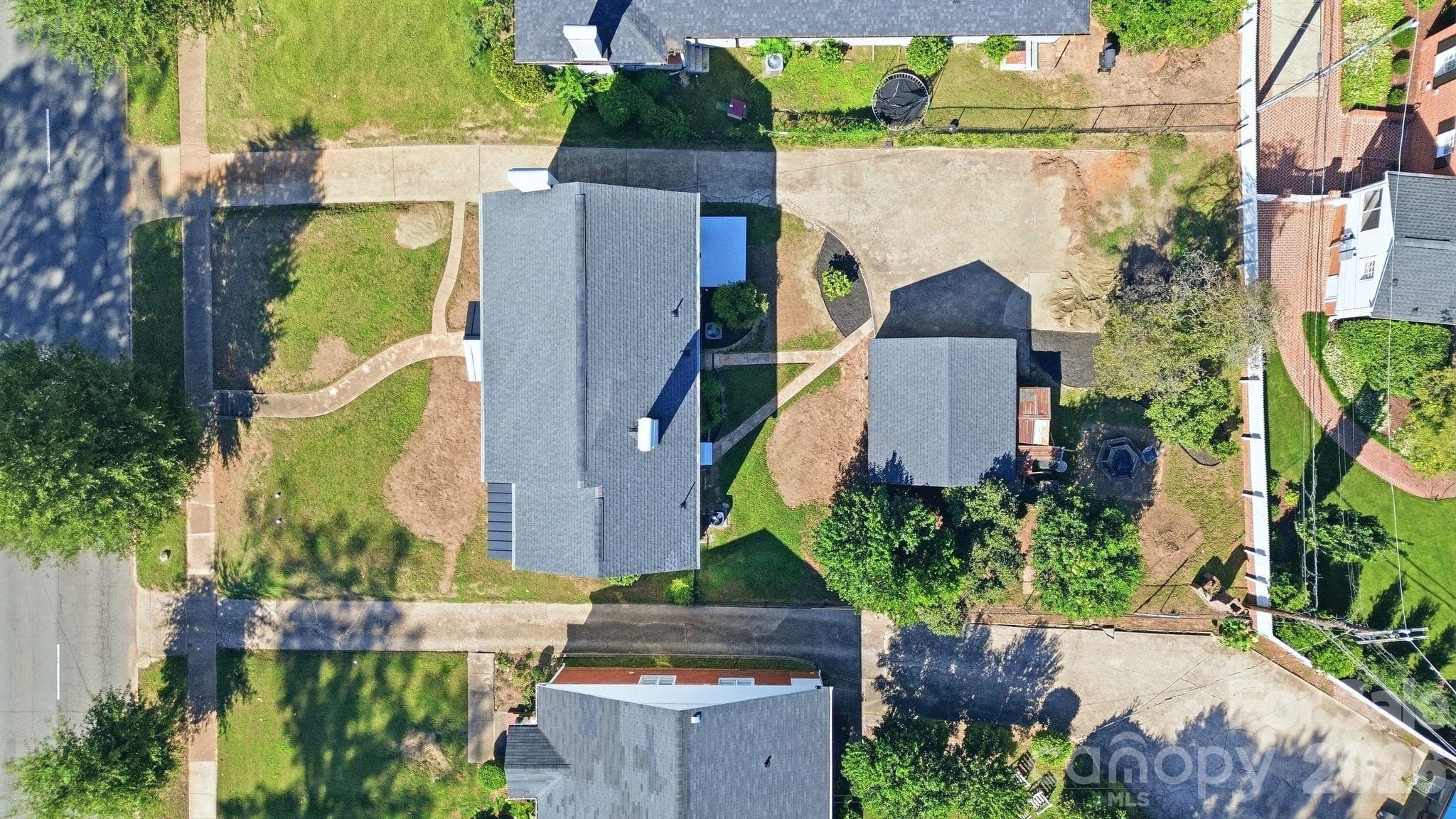 Duplex at 1307 S Kings Drive, Charlotte, photo 38 of 40