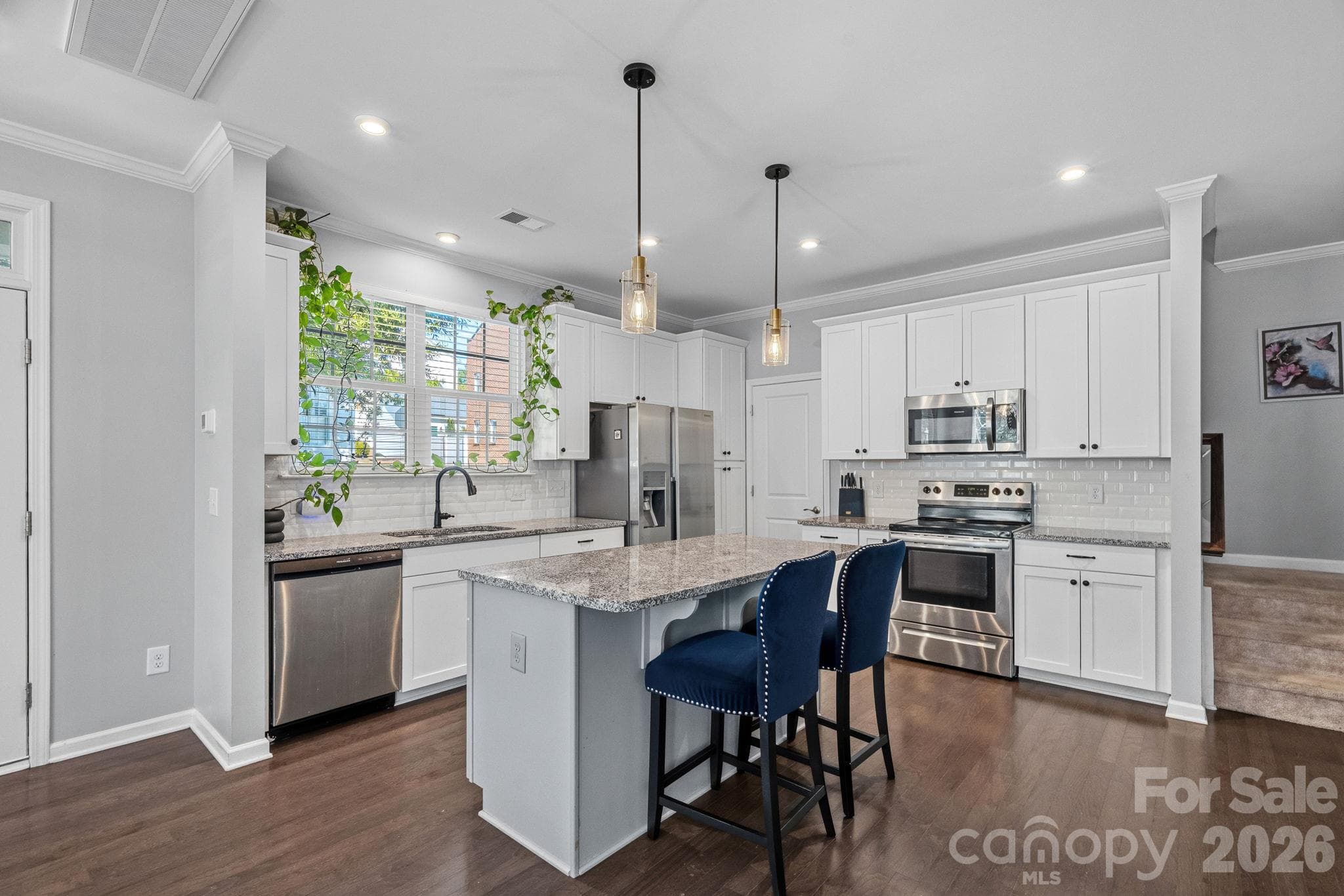 Single Family Residence at 12116 Memory Lane, Huntersville, photo 2 of 18