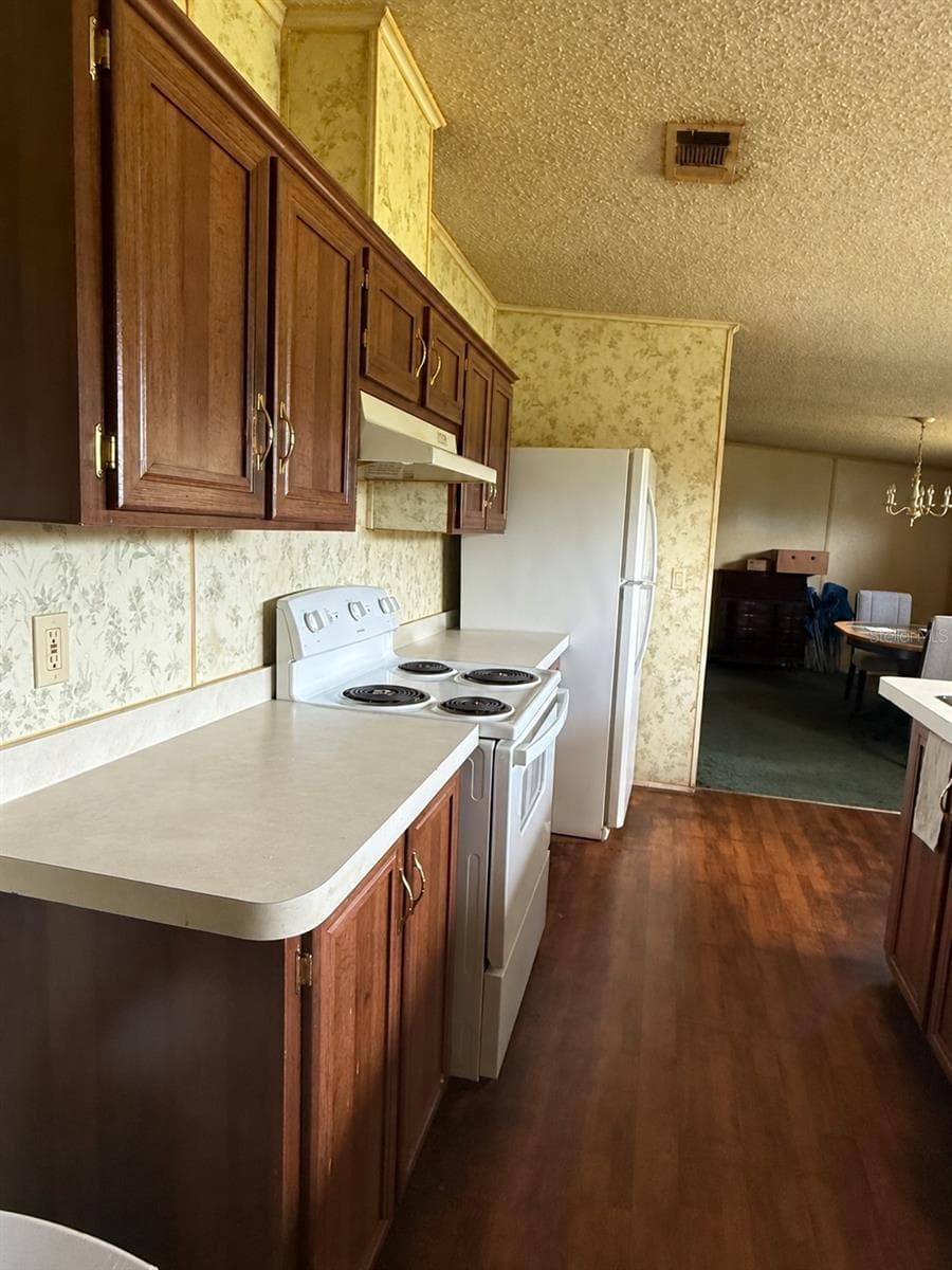 Manufactured Home at 4060 PACKARD AVE, ST CLOUD, photo 8 of 23