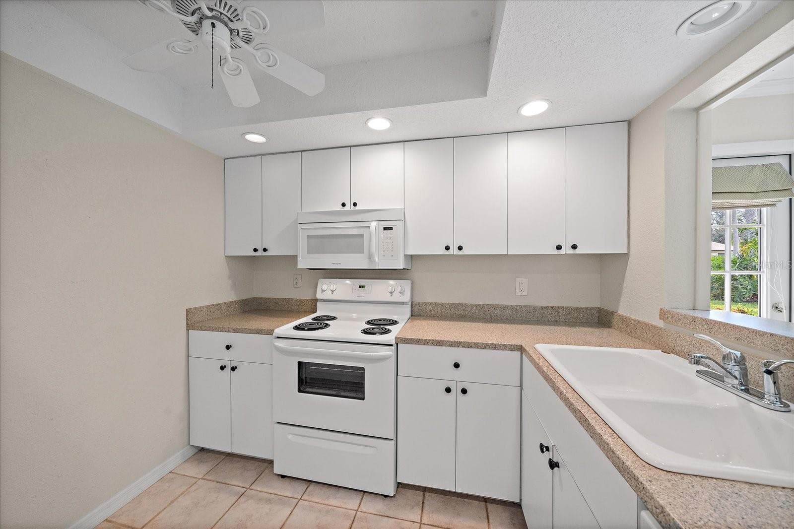Villa at 1349 GRAND BLVD #1006, SARASOTA, photo 4 of 26