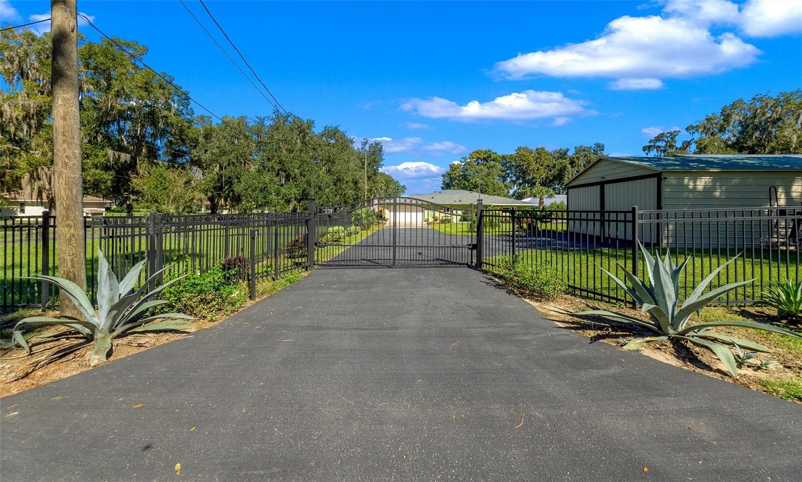 Single Family Residence at 5911 W RIVERBEND RD, DUNNELLON, photo 6 of 58