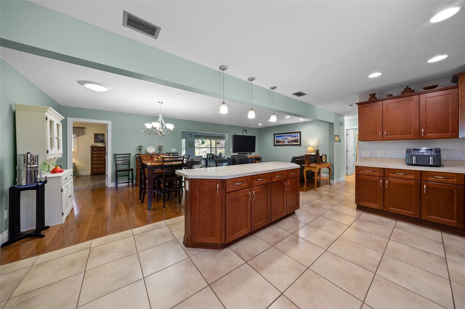Single Family Residence at 5911 W RIVERBEND RD, DUNNELLON, photo 14 of 58