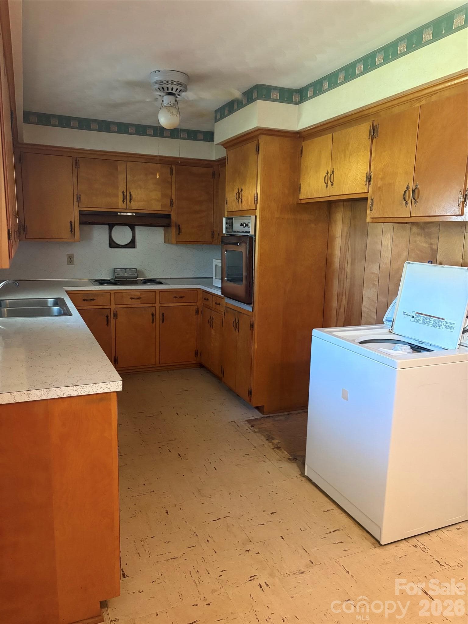 Single Family Residence at 3149 Catawba Street, Claremont, photo 4 of 19