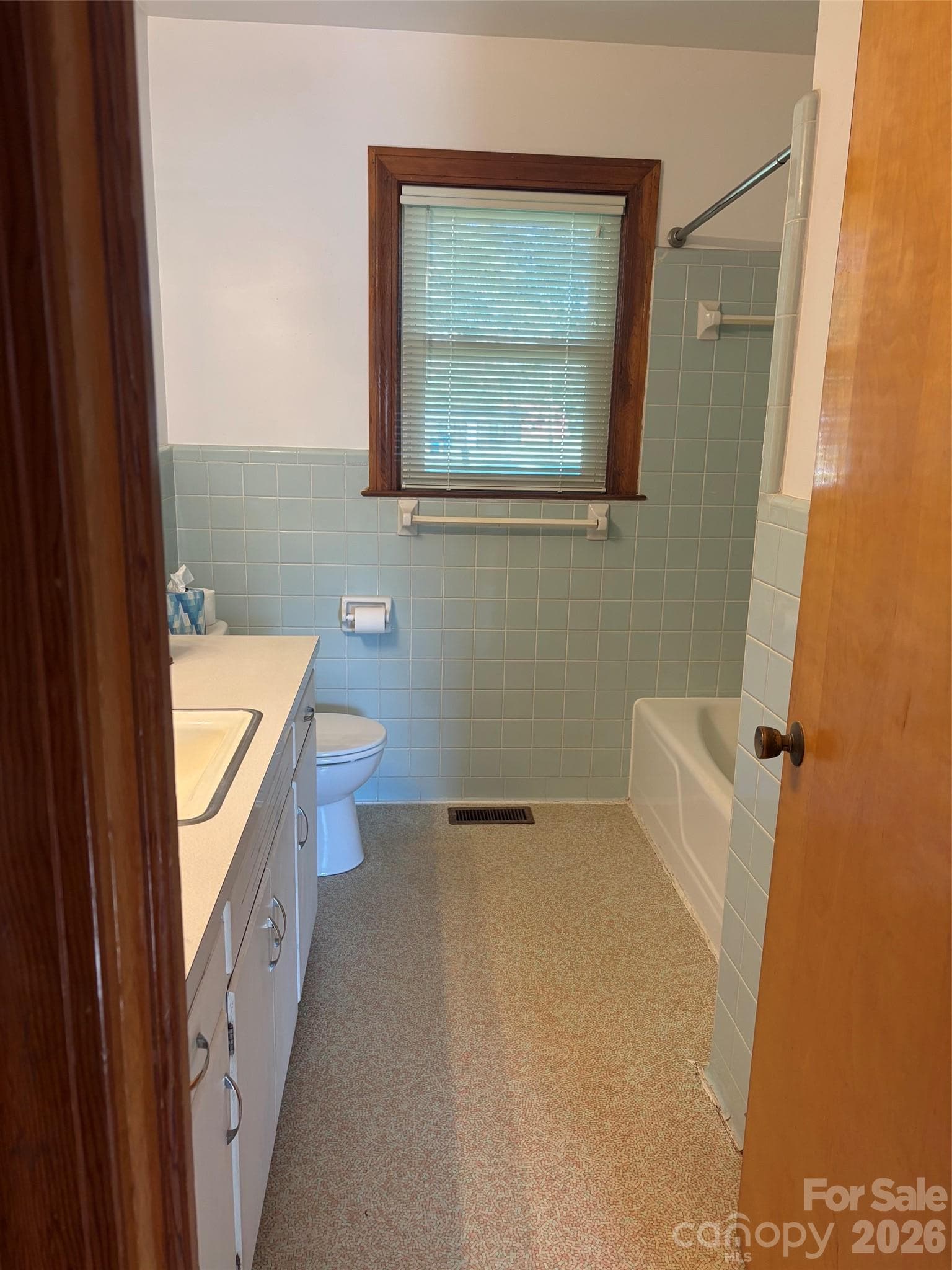 Single Family Residence at 3149 Catawba Street, Claremont, photo 10 of 19