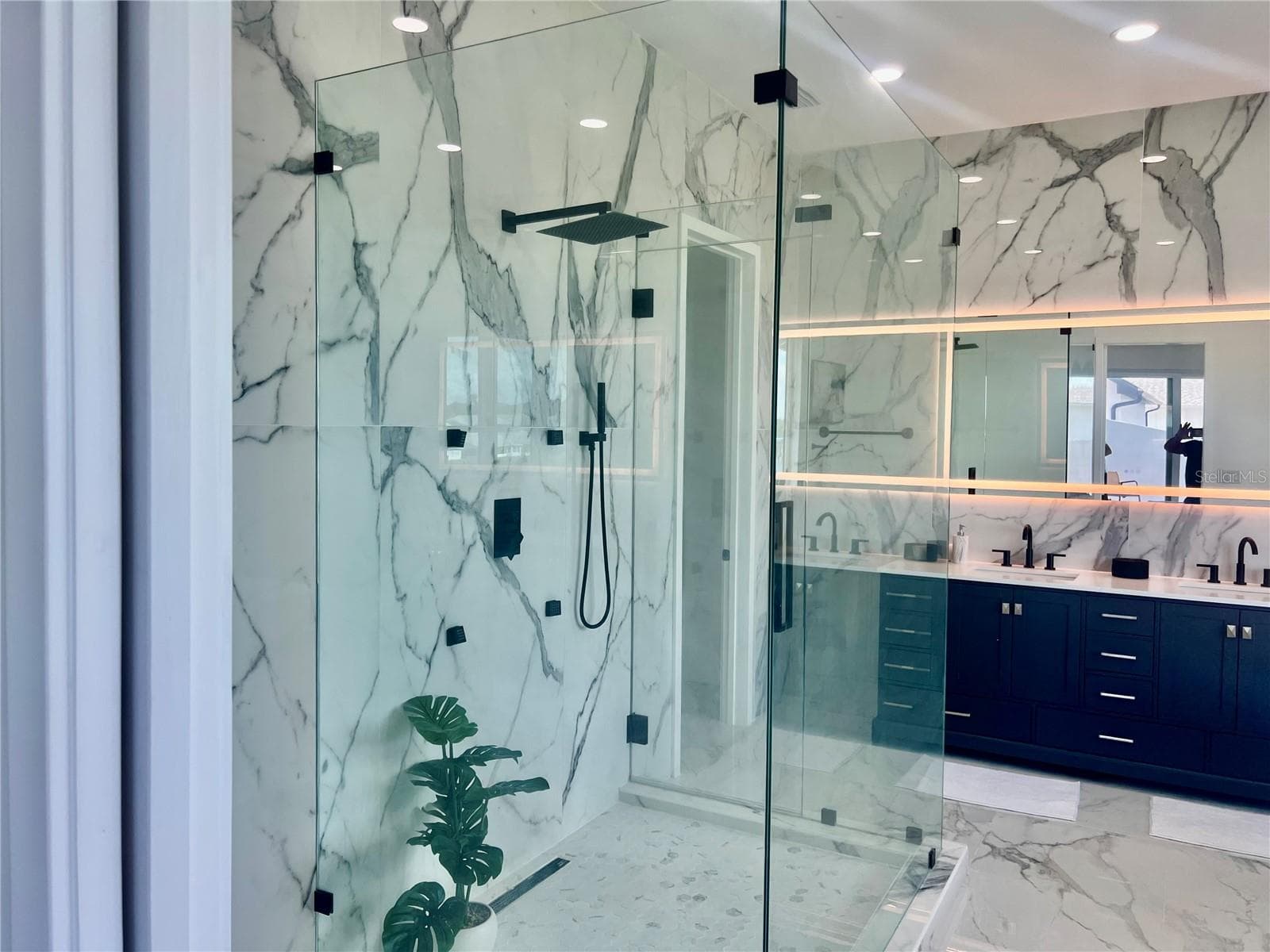 Primary Bath - 3420 CHANNELSIDE CT, SAFETY HARBOR