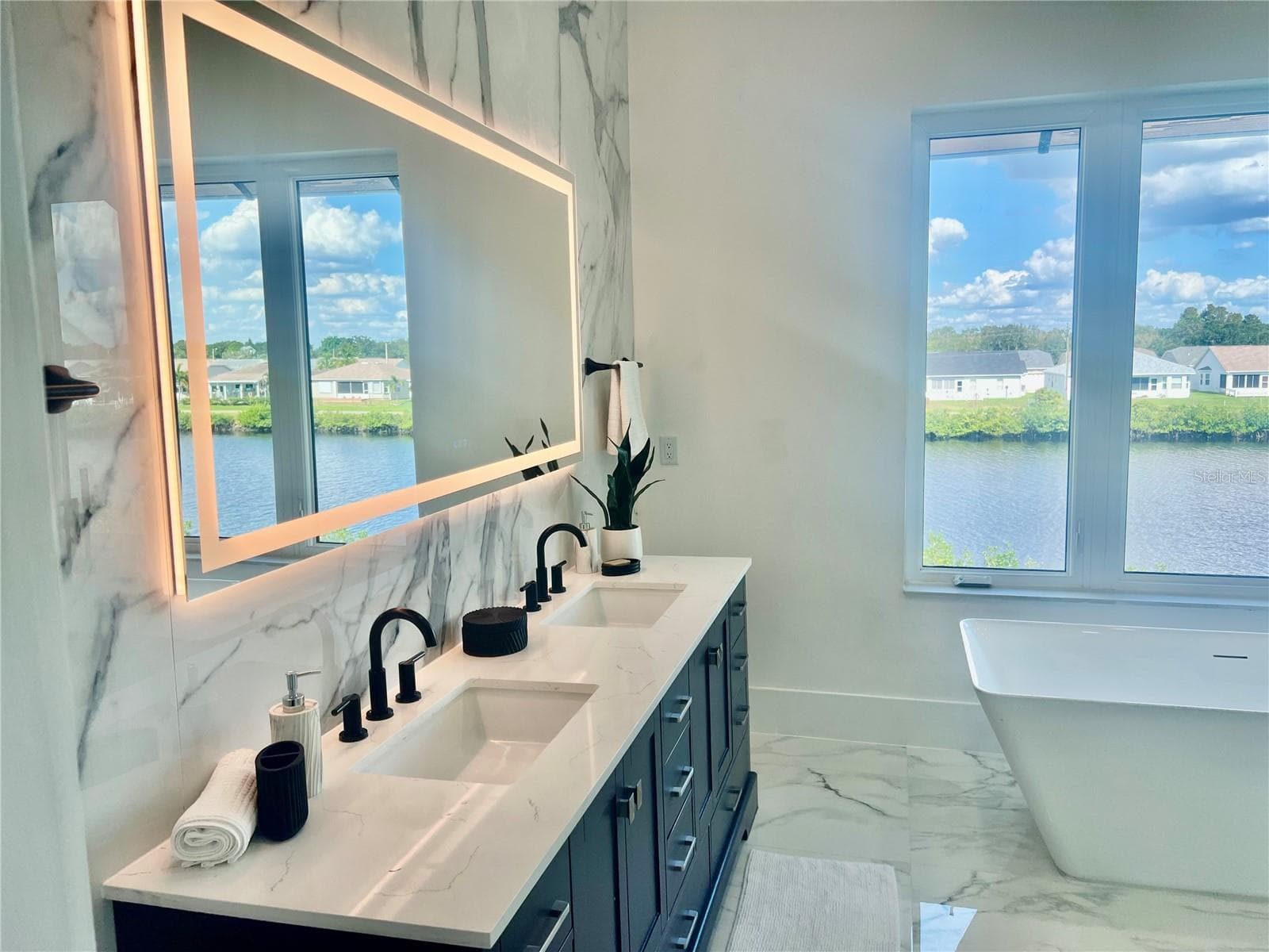 Primary Bath - 3420 CHANNELSIDE CT, SAFETY HARBOR