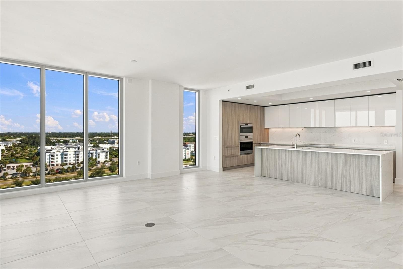 Condominium at 5713 BOWEN DANIEL DR #1206, TAMPA, photo 12 of 70