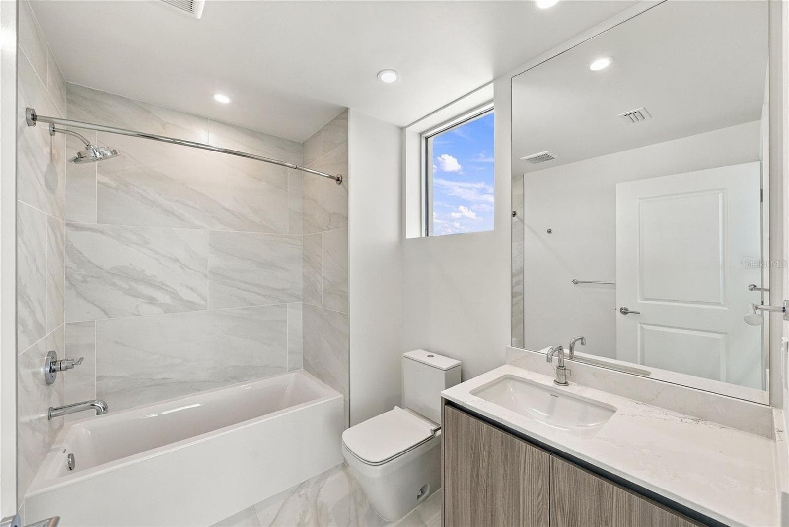 Condominium at 5713 BOWEN DANIEL DR #1206, TAMPA, photo 29 of 70