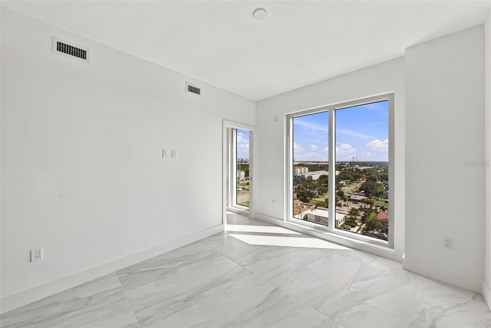 Condominium at 5713 BOWEN DANIEL DR #1206, TAMPA, photo 31 of 70