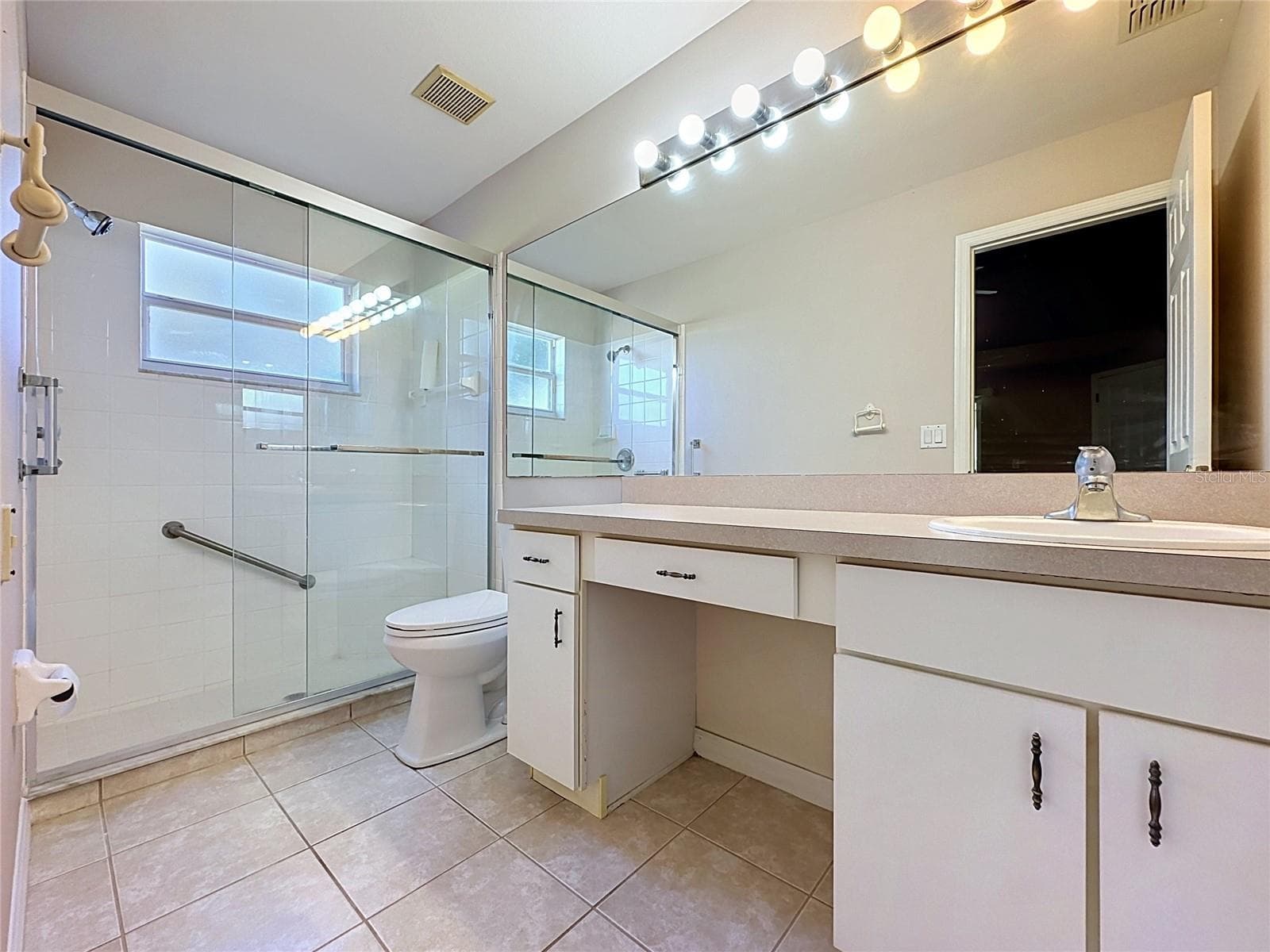 Primary En-Suite Bathroom - 4004 CAPLAND AVE, CLERMONT