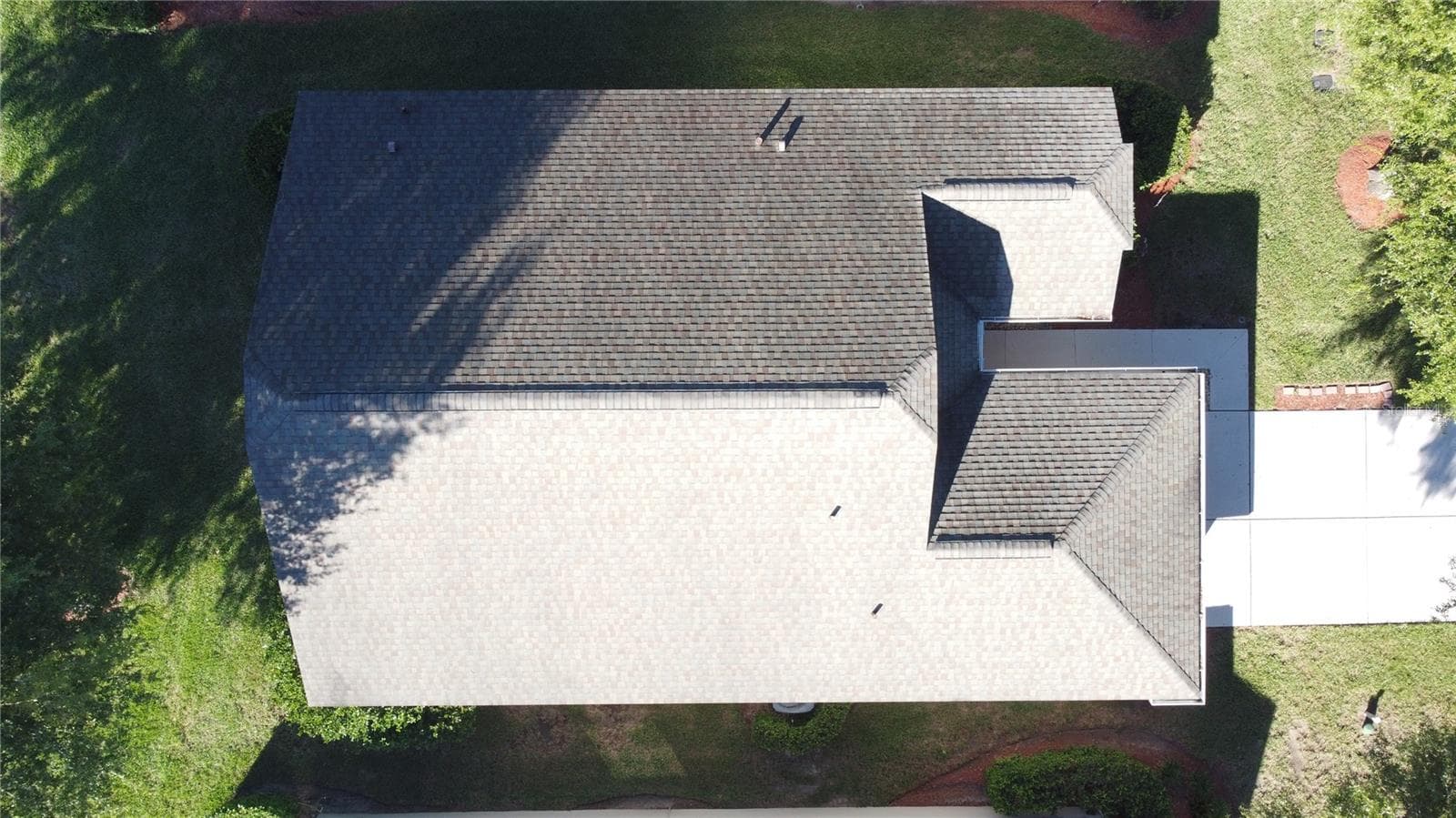 Over view of roof - 4004 CAPLAND AVE, CLERMONT
