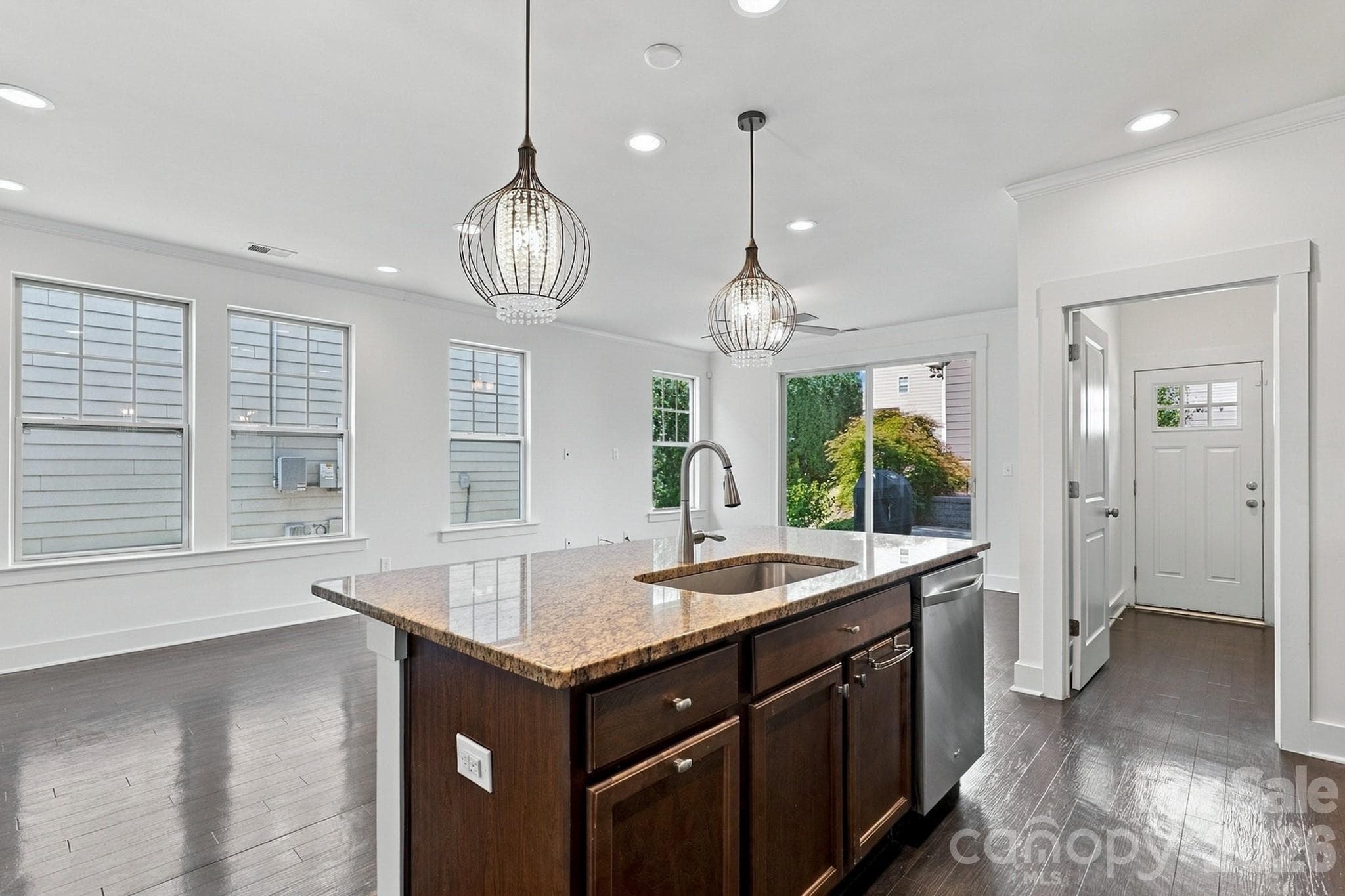 Single Family Residence at 2311 Woodward Avenue, Charlotte, photo 7 of 33