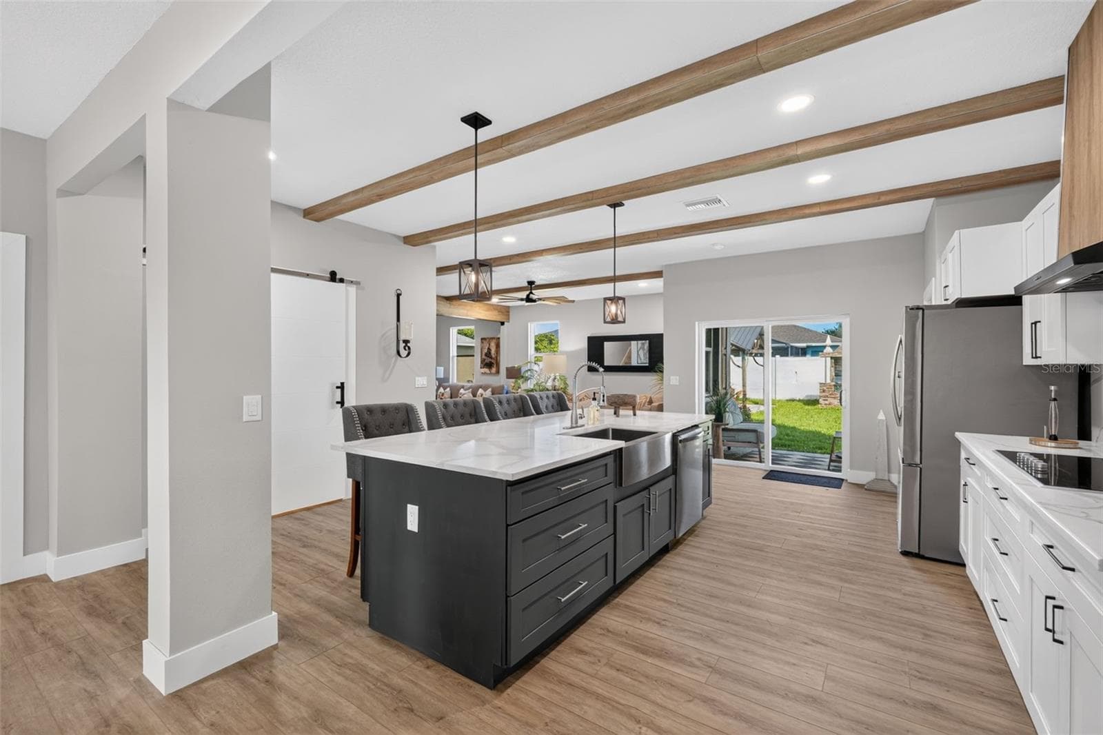 Custom kitchen - 525 19TH ST NW, RUSKIN