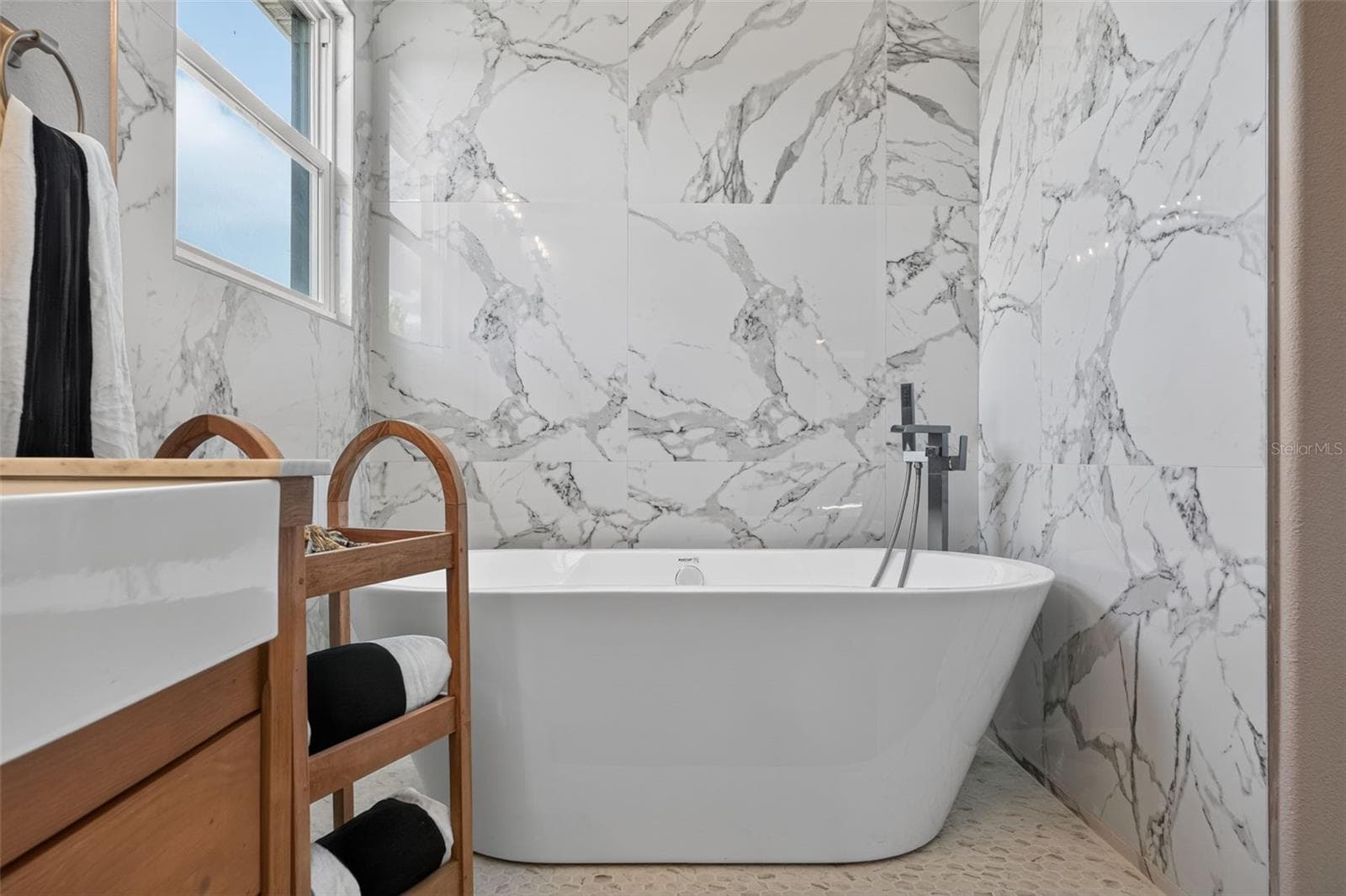 Primary bathroom - 525 19TH ST NW, RUSKIN