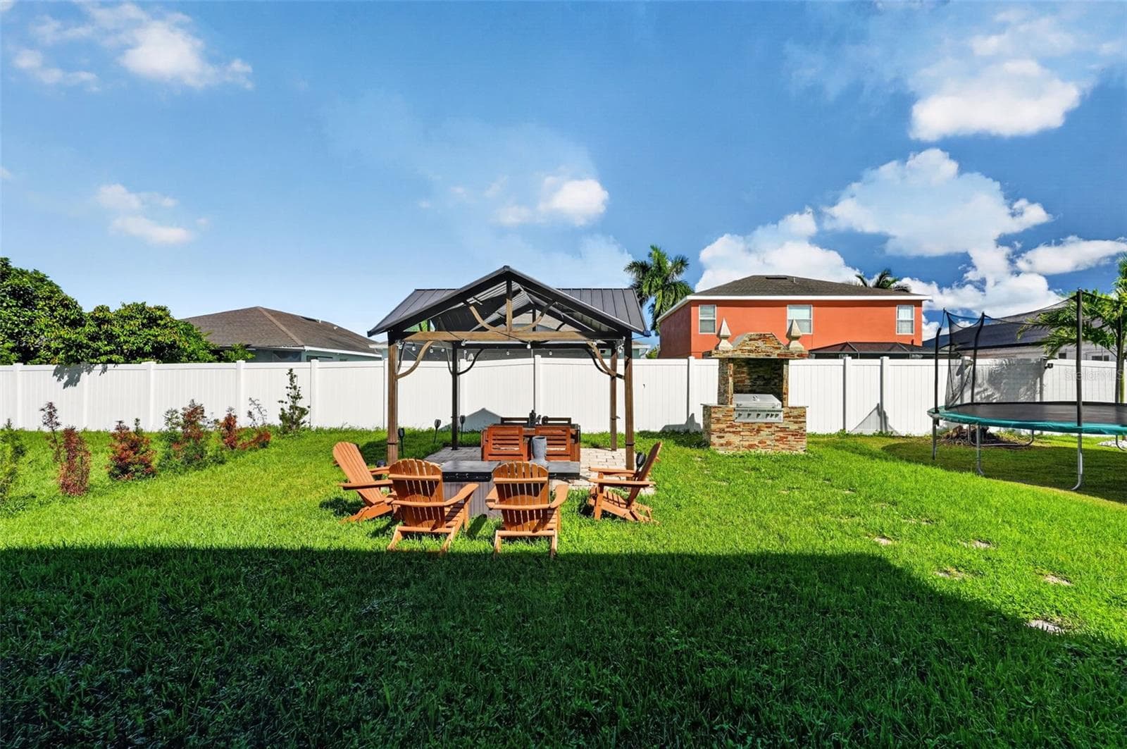 Backyard oasis - 525 19TH ST NW, RUSKIN