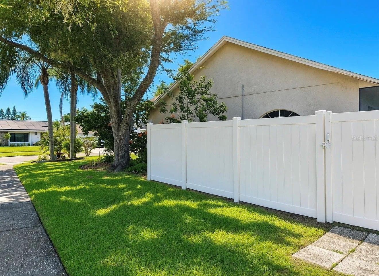 Single Family Residence at 8701 MIDDLE CROSS PL, TAMPA, photo 7 of 20