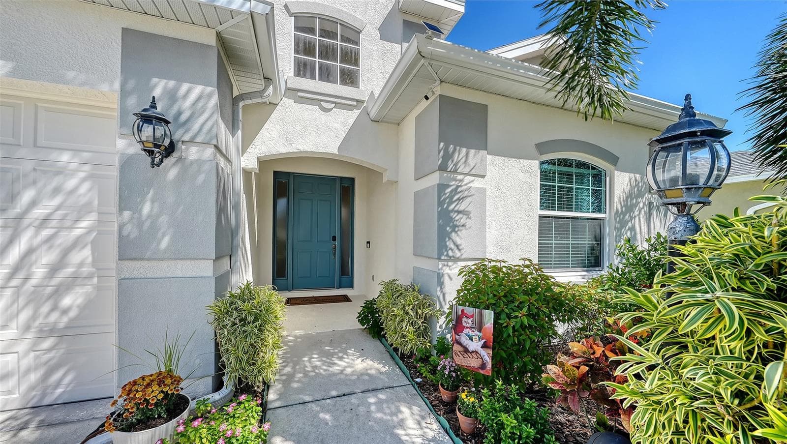 Single Family Residence at 15213 BLUE FISH CIR, LAKEWOOD RANCH, photo 3 of 38