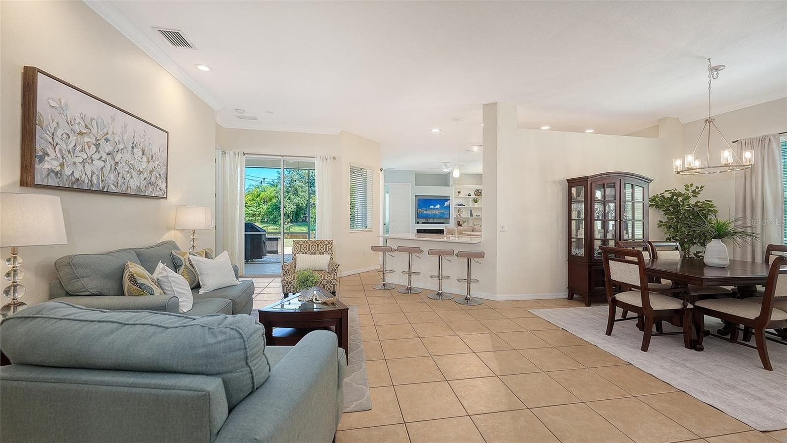 Single Family Residence at 15213 BLUE FISH CIR, LAKEWOOD RANCH, photo 6 of 38