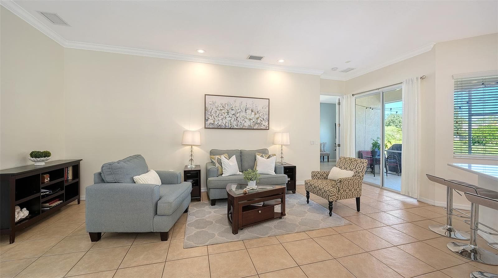 Single Family Residence at 15213 BLUE FISH CIR, LAKEWOOD RANCH, photo 8 of 38