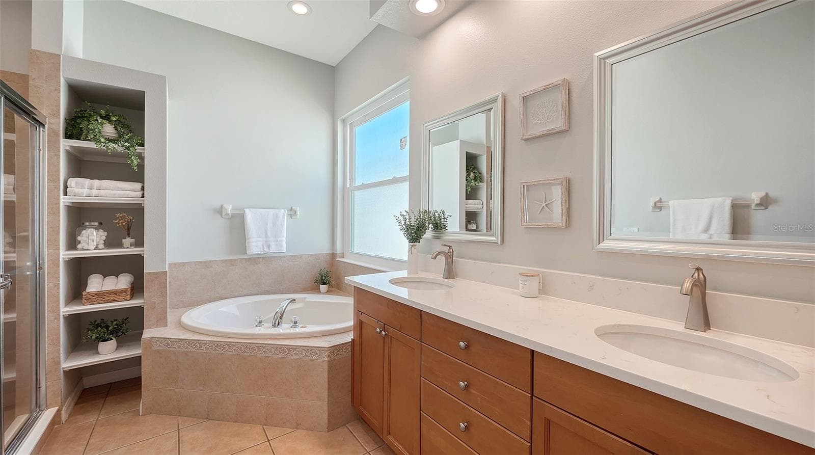 Single Family Residence at 15213 BLUE FISH CIR, LAKEWOOD RANCH, photo 21 of 38