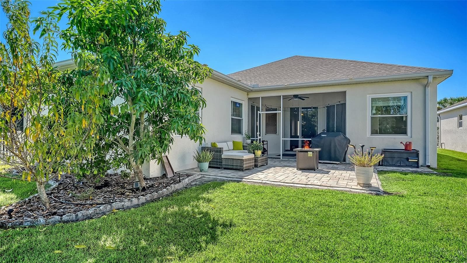 Spacious backyard with plenty of room for a fence or pool. - 15213 BLUE FISH CIR, LAKEWOOD RANCH