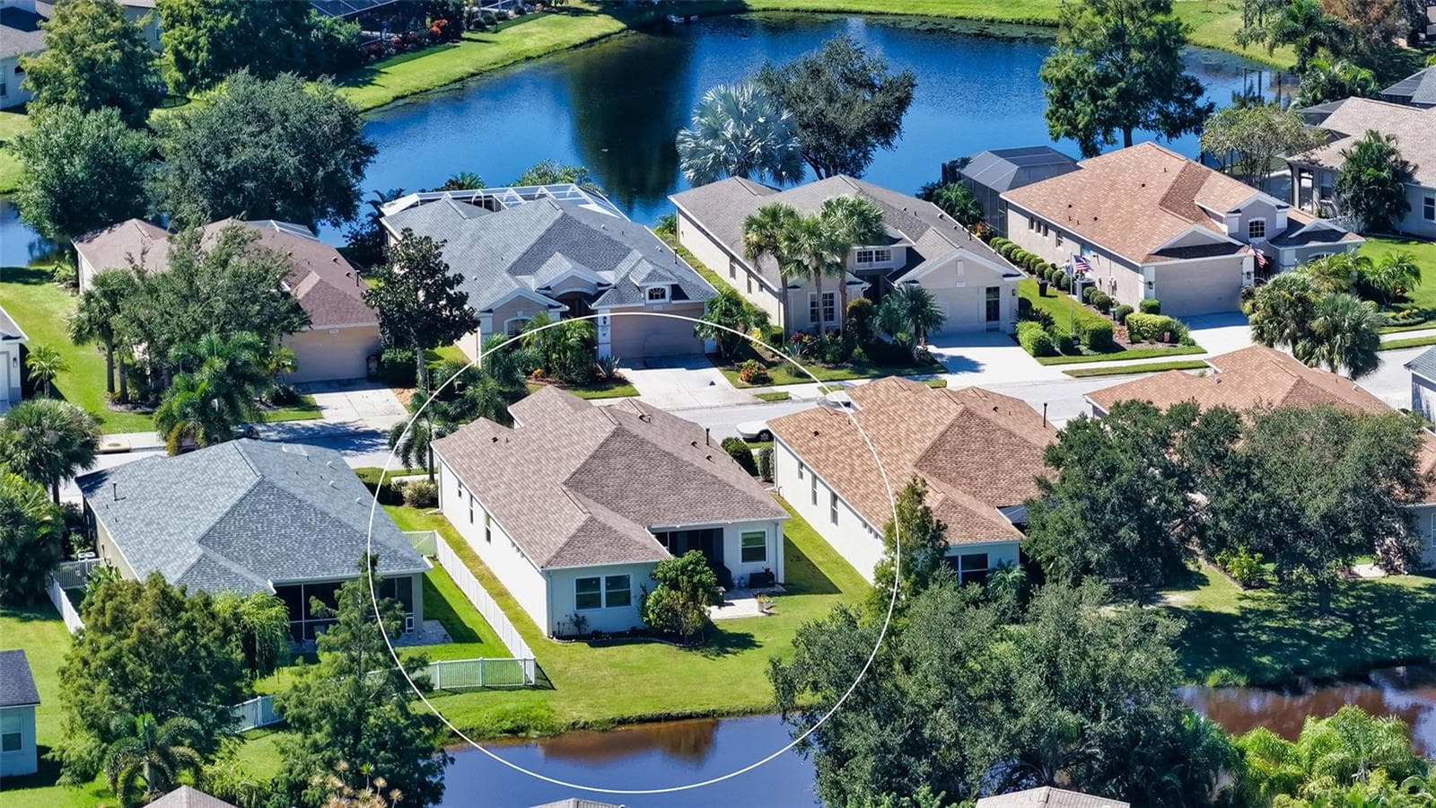Single Family Residence at 15213 BLUE FISH CIR, LAKEWOOD RANCH, photo 32 of 38