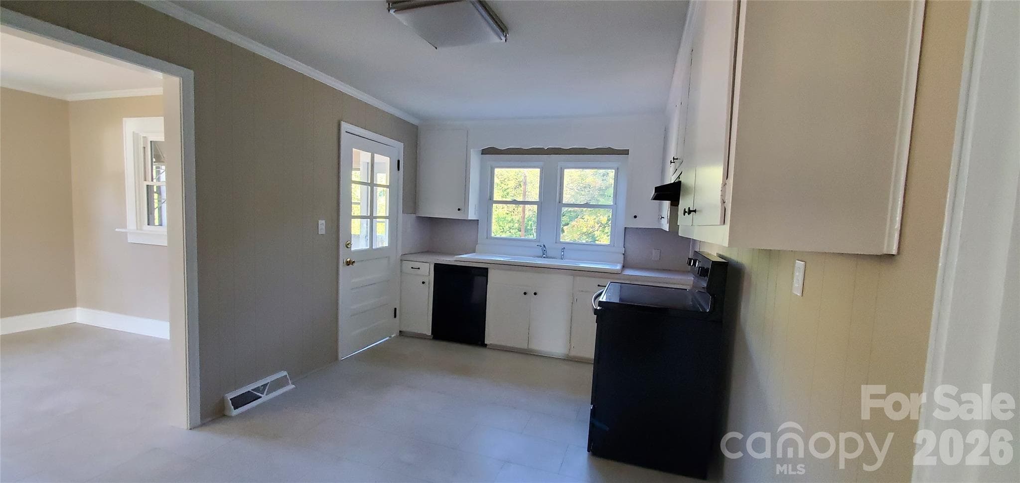Single Family Residence at 1115 Mount Olivet Road, Kannapolis, photo 6 of 11