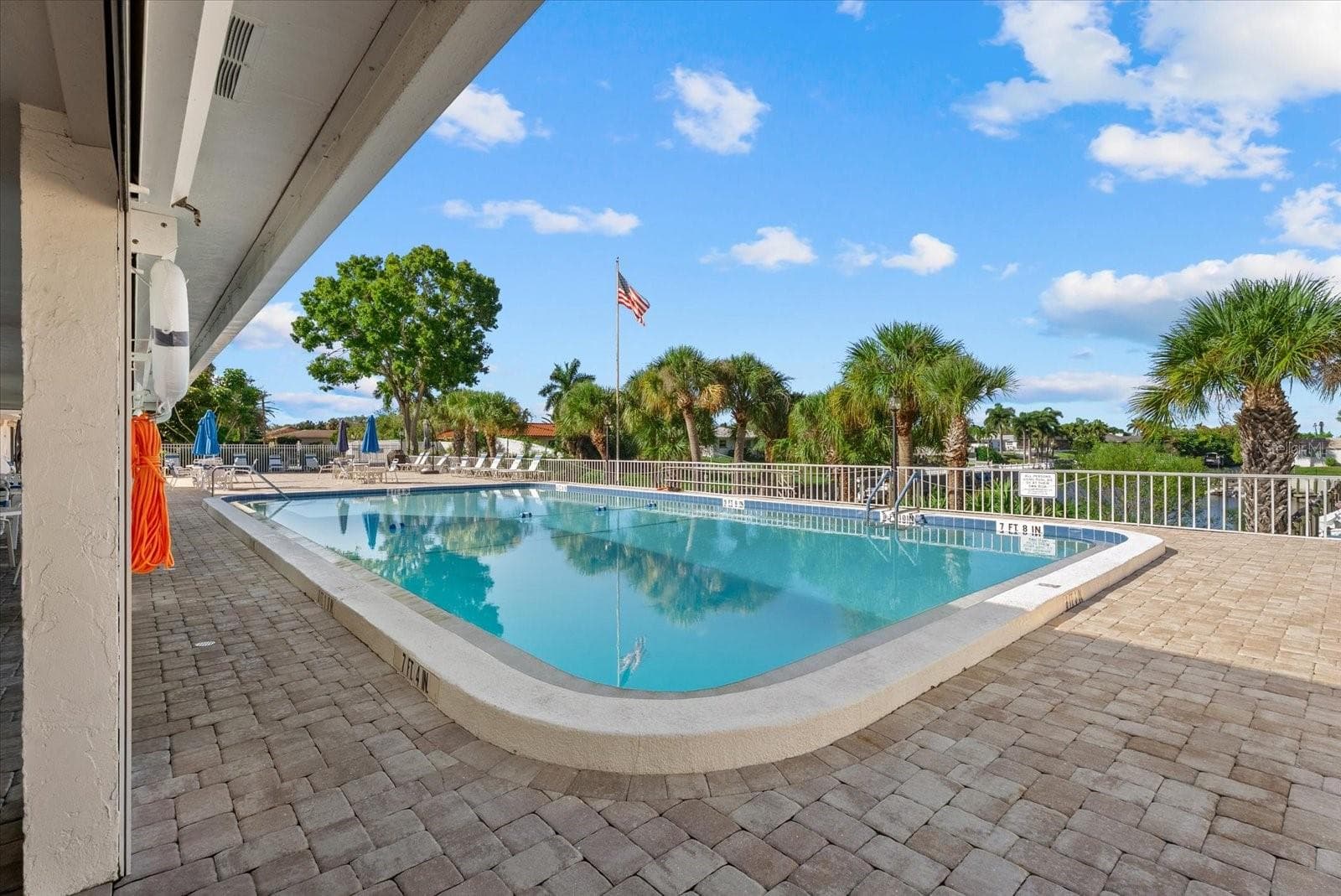 Pool Area - 2320 AQUABLUFF PL #V274, SARASOTA